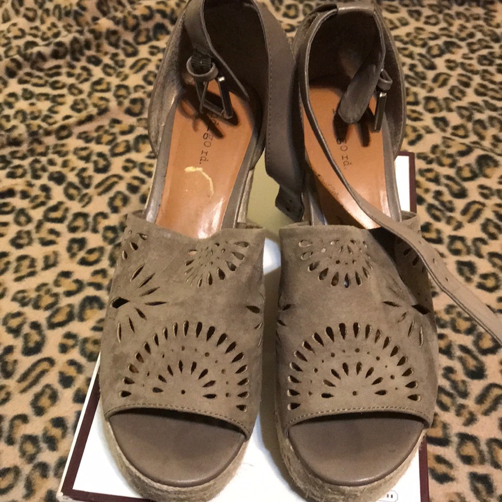Grey wedge sandal